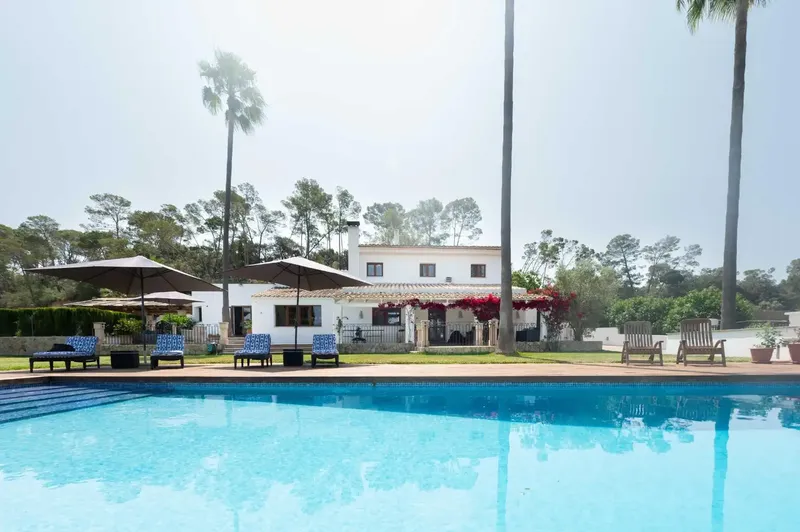 Rural finca with exceptional services — photo 1