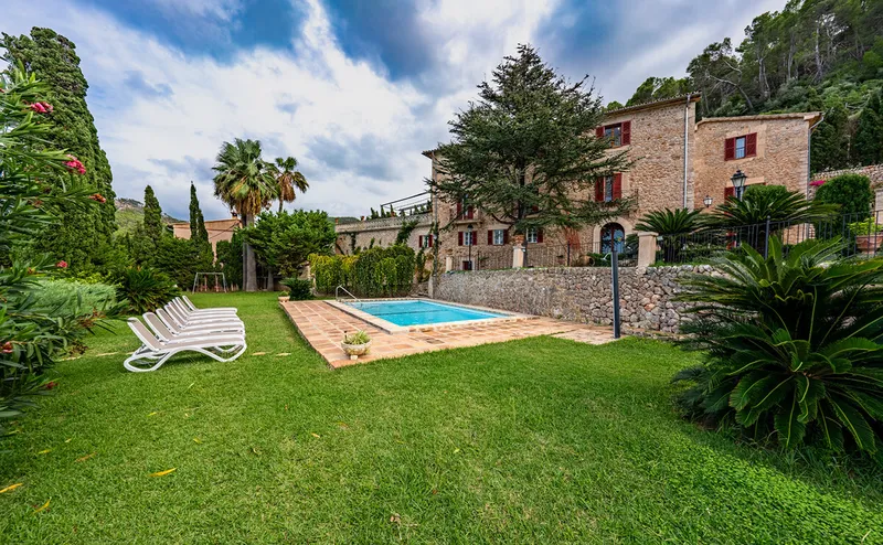 Manor house with swimming pool and breathtaking sea views — photo 7