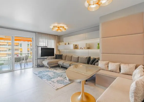 Flat / apartment in Calle Benito Jerónimo Feijóo, Portals Nous, Calvià — photo 1