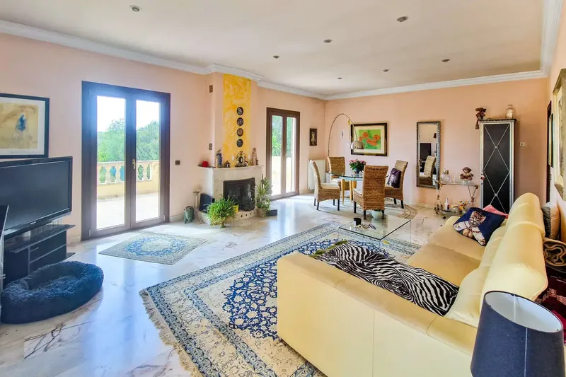 Detached chalet with exceptional potential — photo 9