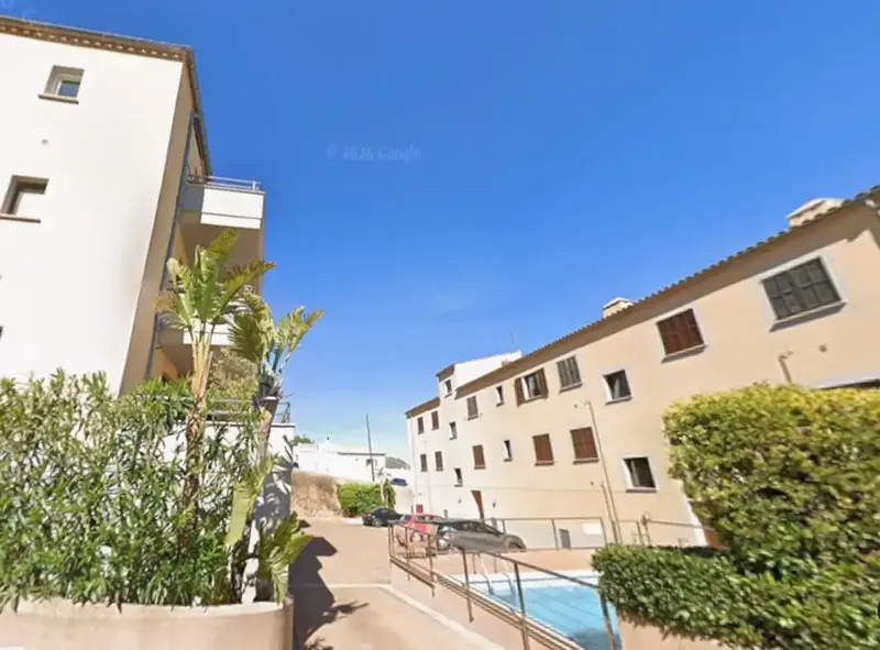 Apartment at auction of 116m2, with communal pool, comprising kitchen, dining room, 3 bedrooms and 2 bathrooms (Data provided by Catastro). — photo 1