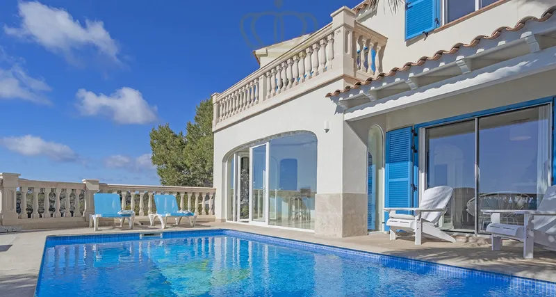 Villa on the first sea line with holiday rental license - Cala Pi — photo 2
