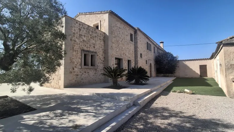 Self-sufficient finca with underfloor heating, horse/animal keeping, pool near Porreres -- F 43 — photo 1