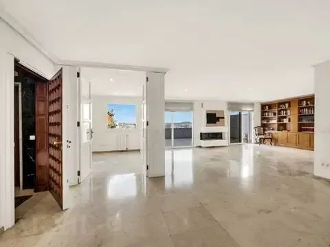 Penthouse in Cort — photo 2