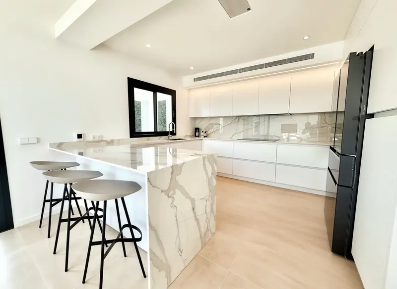 In one of the most coveted residential areas of southwest Mallorca, this exceptional property presents itself as an elegant retreat — photo 7