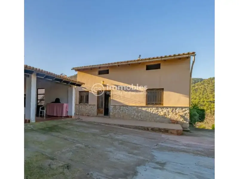 House on rustic estate with stunning views — photo 5