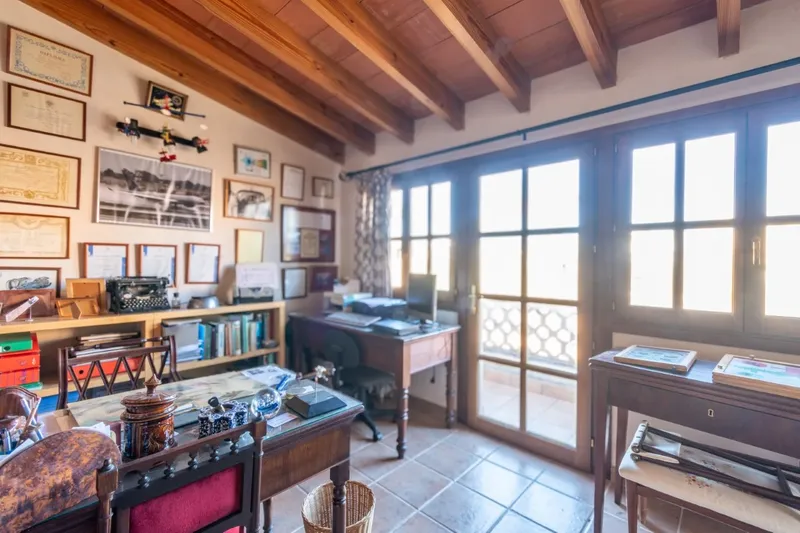 Large 3,500m² plot with dwelling, warehouse and great potential — photo 4