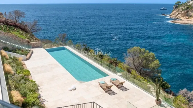Impressive newly built seafront villa with spectacular views and sea access in Sol de Mallorca — photo 2