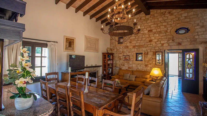 Mediterranean finca near Ses Salines with a large pool and lots of charm — photo 5