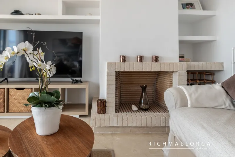 Flat with unique views on the seafront in Illetas — photo 6
