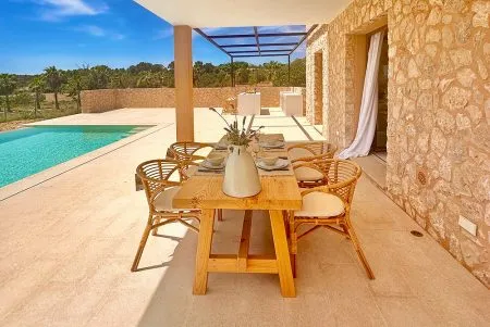 Pure luxury… Mediterranean country house with marvellous views — photo 1