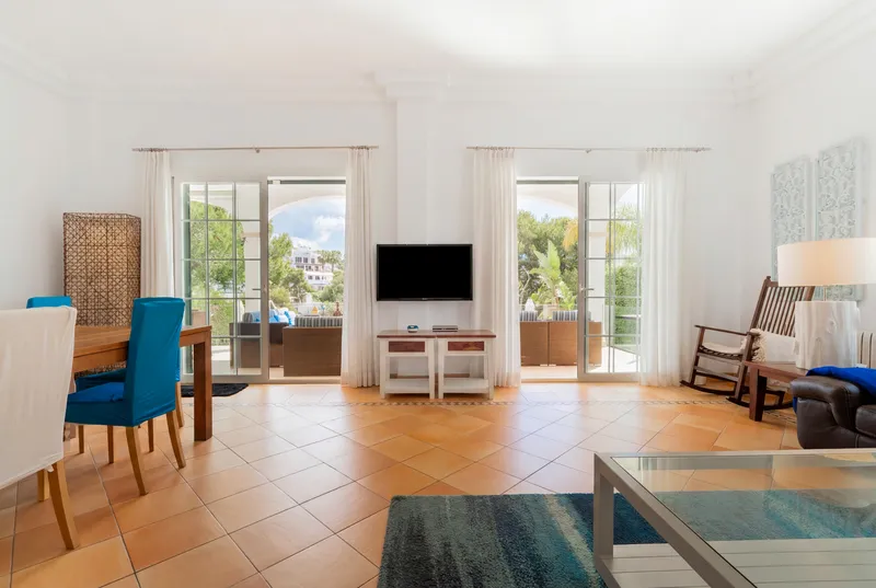Beachfront villa with ETV license and direct sea access on the first sea line — photo 12