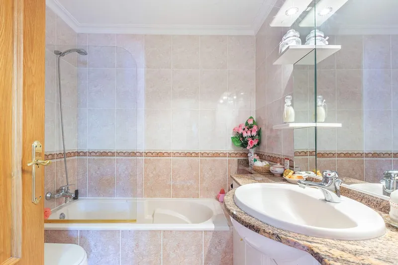 Mediterranean house with plenty of privacy — photo 10