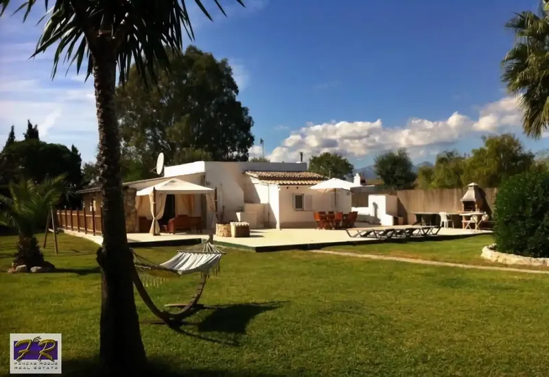 Welcome to Fincas Roque, where we present an exclusive rustic finca in a privileged location between Alcudia and Sa Pobla, in the beautiful — photo 1