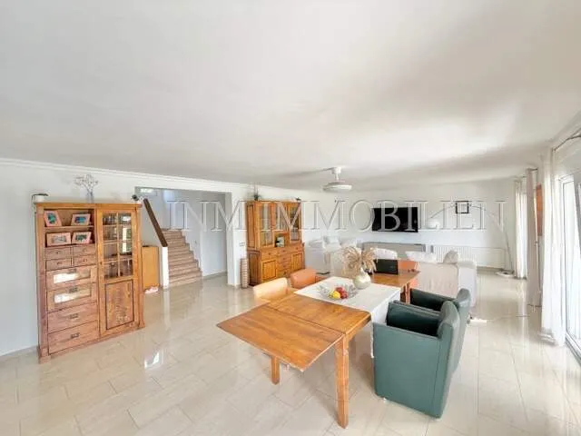 260m² detached house with 5 bedrooms, pool & sea views for sale — photo 7