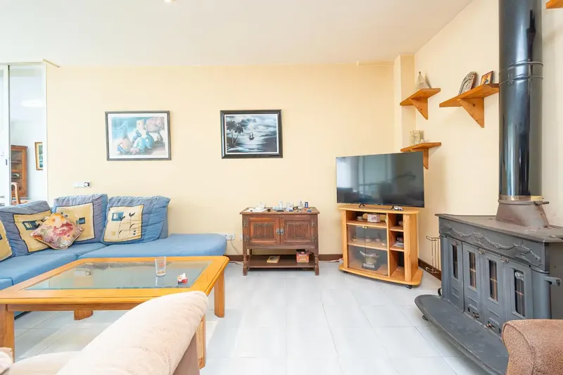 Two-storey village house in the town centre with patio, terrace and parking — photo 7