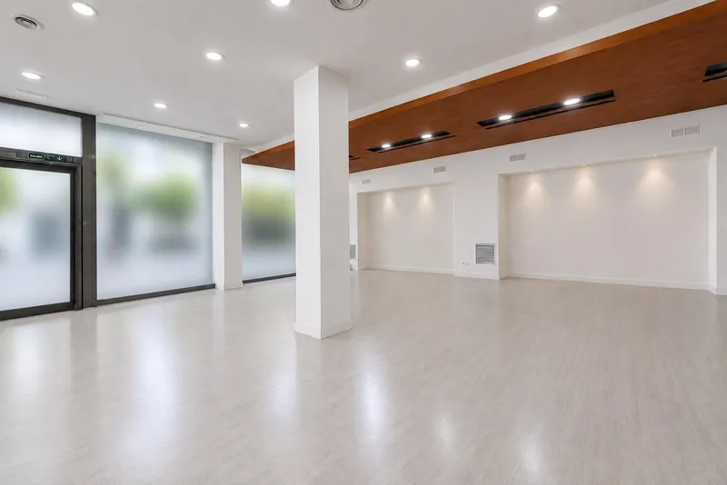 Business Premise - Inca (Centro), Built Surface 147m², Terrace Size 12m², 2 Bedrooms, 1 Bathroom — photo 1