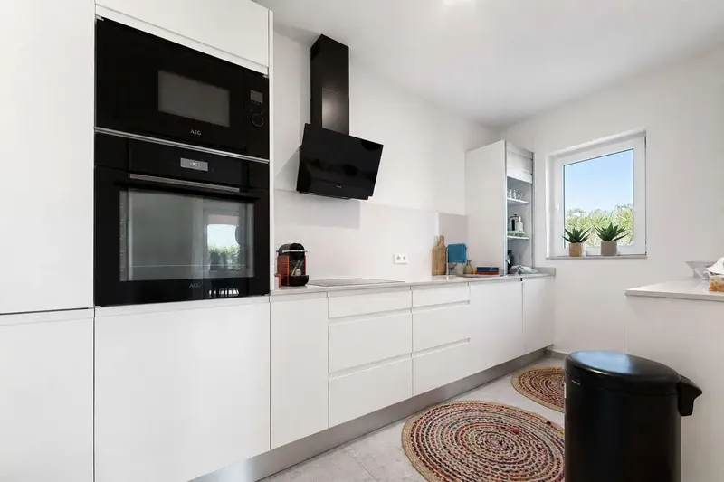 Ground floor flat in Cala Mendia, renovated with high-quality materials, combines modern comfort with the Mediterranean lifestyle — photo 9
