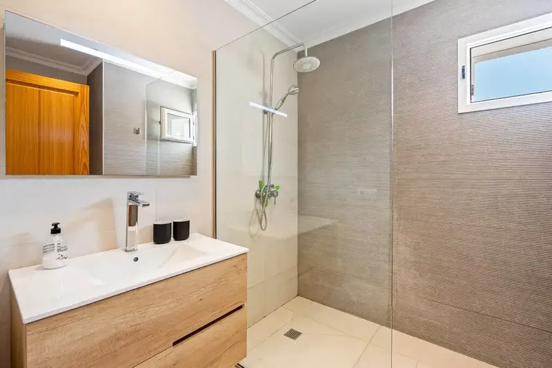 This attractive single-storey villa for sale in Bonaire offers a comfortable Mediterranean lifestyle in one of the residential areas — photo 12