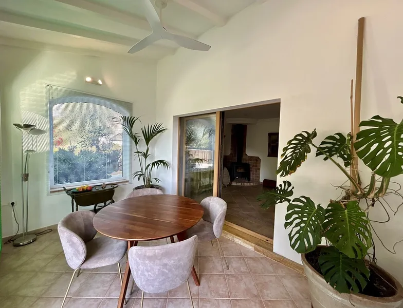 Charming townhouse with garden, conservatory, terraces and communal pool — photo 12