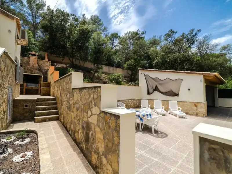 Villa de 150 m² en 2 plantas adecvada para 6 adultos. Con mobiliario muy funcional y confortable: comedor abierto grande con ventanal con me — photo 4
