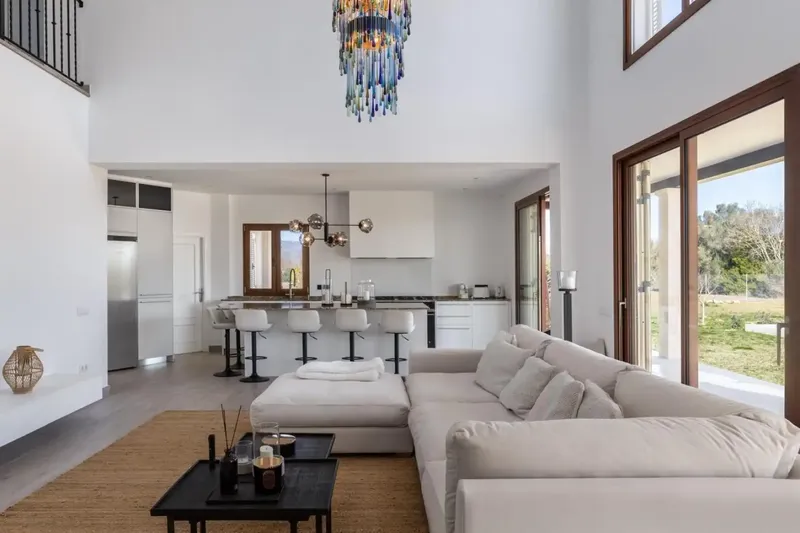 Welcome to your new dream villa! This luxurious detached residence impresses with its bright rooms and a spacious — photo 10