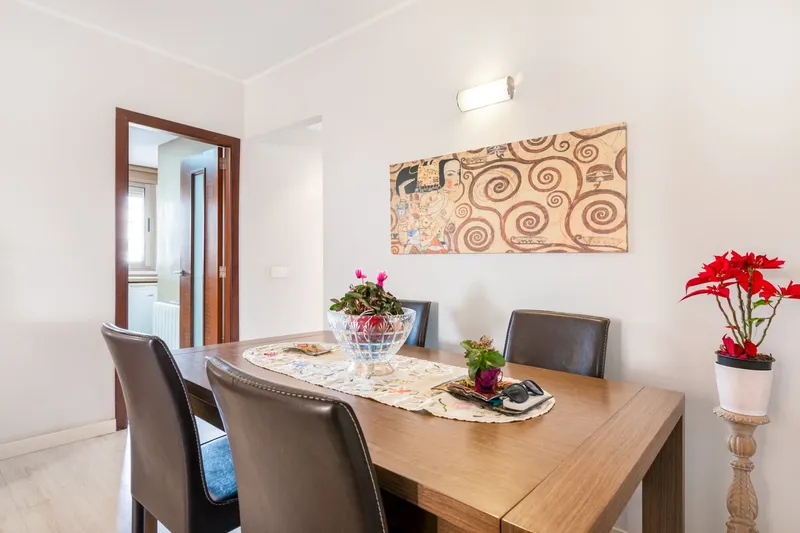 Modern apartment in a building with lift and terrace 154m2 — photo 5