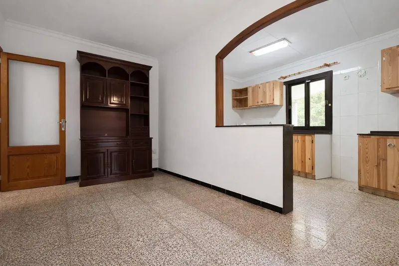 We present this charming ground-floor property with great potential, located in Son Amonda, one of the most sought-after and highly regarded residential areas — photo 4