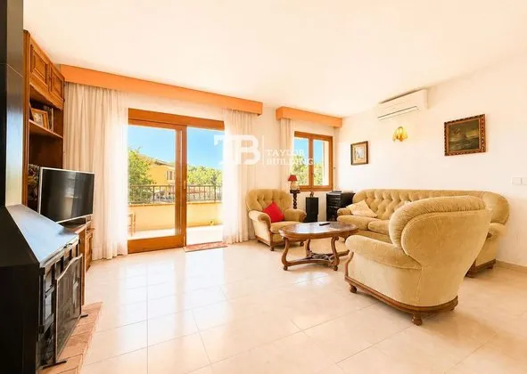 Flat / apartment in Calle del Pou, Peguera, Calvià — photo 1
