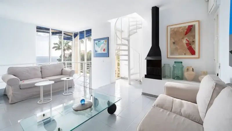 Excellent duplex penthouse distributed over 2 floors with 4 bedrooms and 3 bathrooms — photo 2