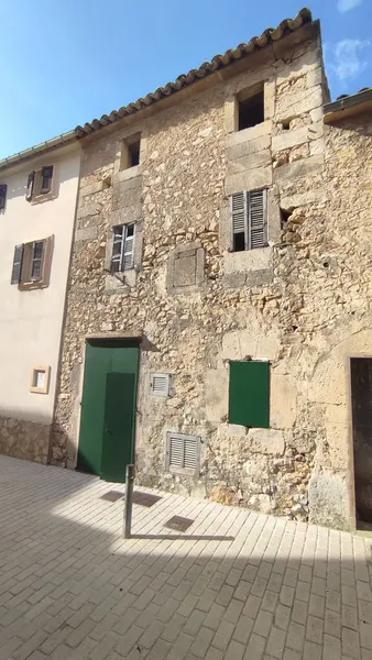 Stone house to renovate in Vilafranca de Bonany — photo 1