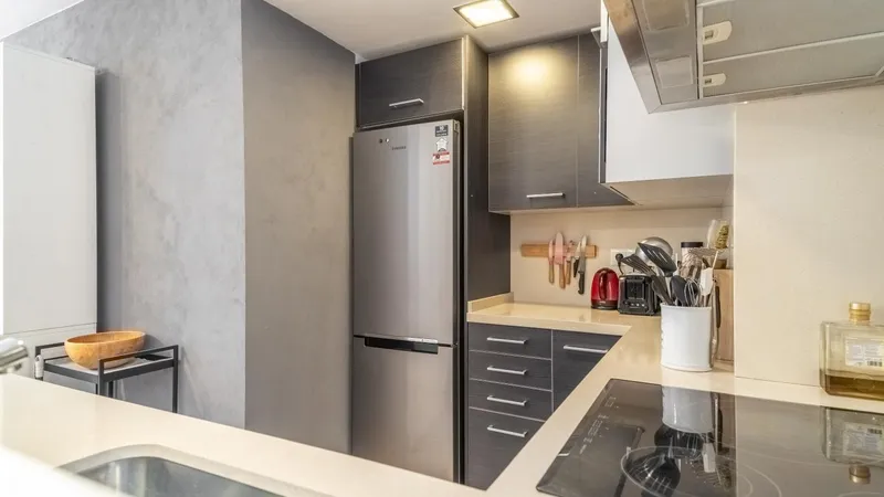 Palma de Mallorca - Bright 2 bedroom Apartment for Sale Near Pere Garau. — photo 12