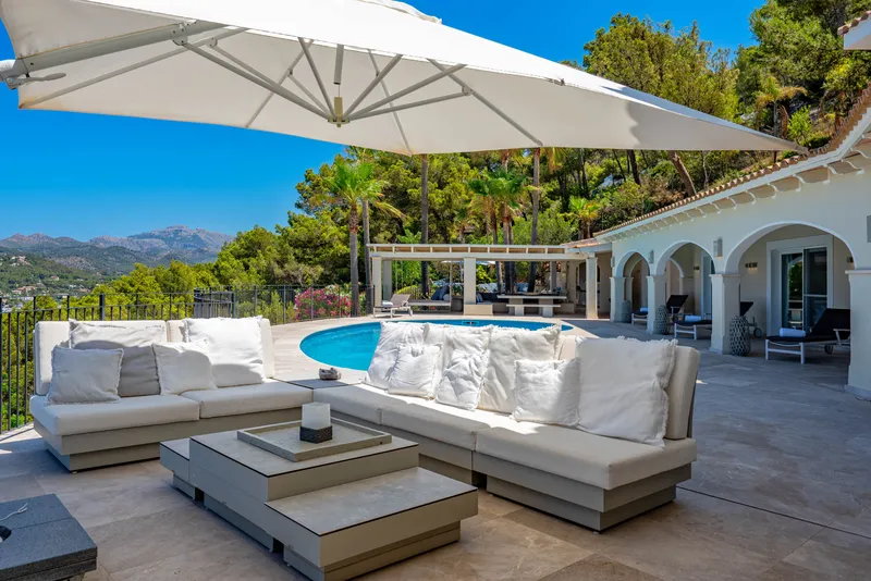 Modern Mediterranean villa with panoramic views of the sea, the harbor and the mountains — photo 8