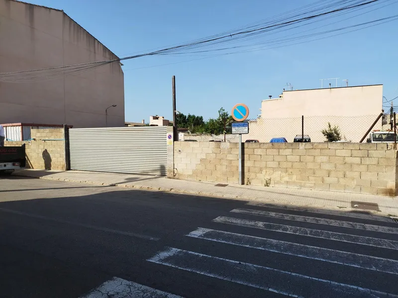Corner plot of urban land on one of the main streets of Pla de Na Tesa (Marratxi) is the sale of two adjacent plots totaling 665 m2 for the construction of sev ... — photo 2