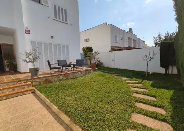 Semi-detached house in Calle de l'Om, Son Verí, Llucmajor — photo 1