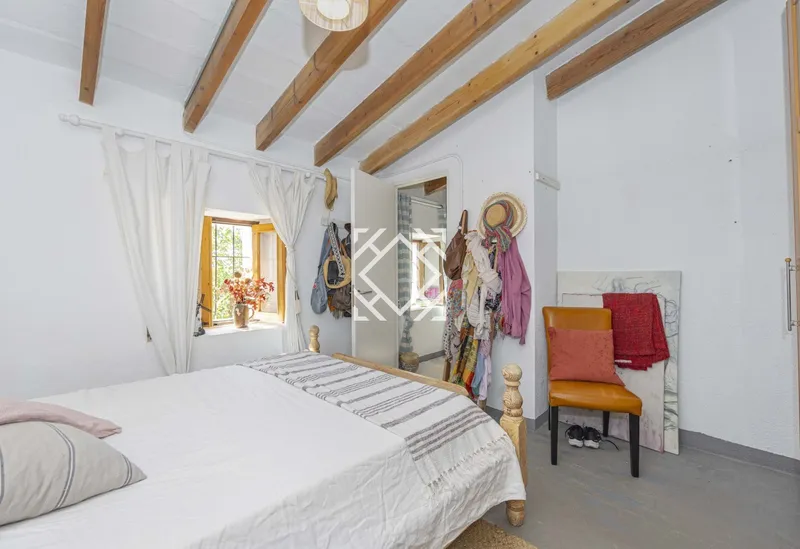 Investment with potential! Finca with holiday license for sale by the sea in Pollensa, Mallorca. — photo 11