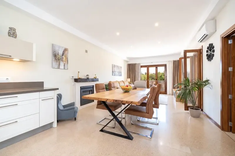 Finca rústica unifamiliar aislada en Sant Llorenç des Cardassar, situada sobre una parcela de 8.878 m², con 331m² construidos, 21 m² de porc — photo 6