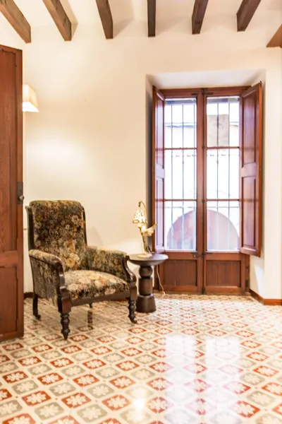 Spacious apartment in a quiet area of the Old Town – Monti-Sión — photo 12