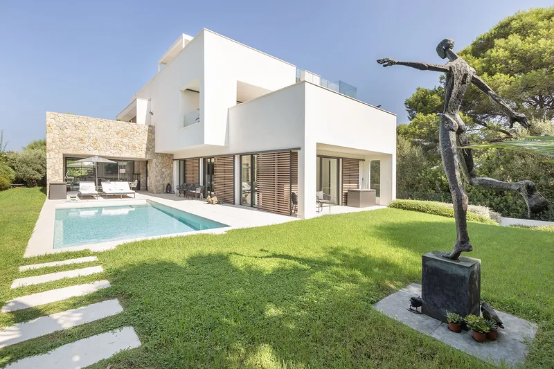 Modern luxury villa near Club Nautico — photo 1