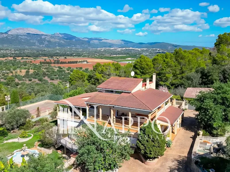 Nappo Real Estate is pleased to present this magnificent estate with an independent villa located in a natural setting just ten minutes — photo 1