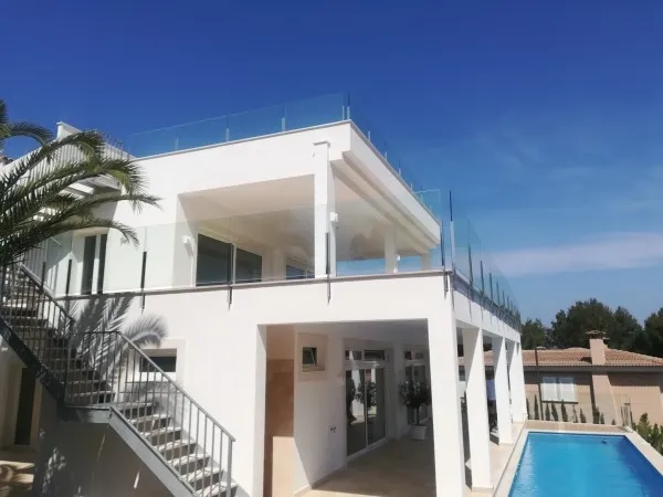 Villa in sought after residential area with panoramic sea views in Calvià — photo 10