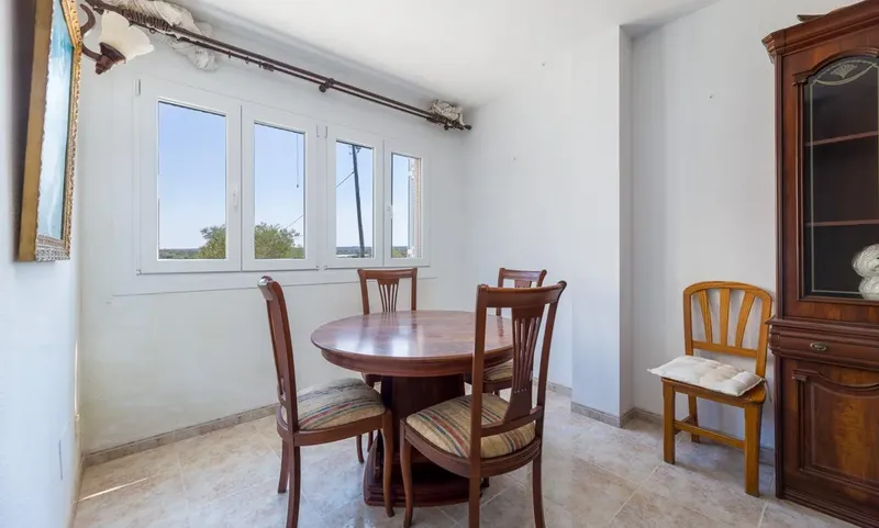 Ground floor with large terrace and communal pool — photo 4