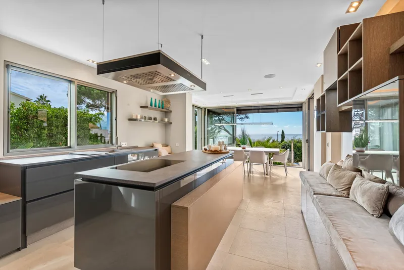 High-quality villa for sale in Santa Ponsa with spectacular sea views — photo 8