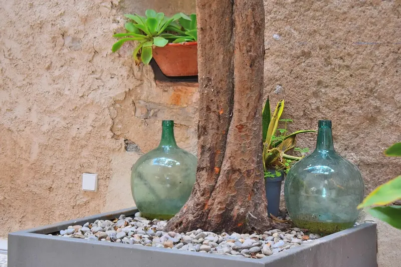 Discover this exceptional opportunity in the historic center of Artà: a charming village house with a holiday license for 12 guests — photo 5