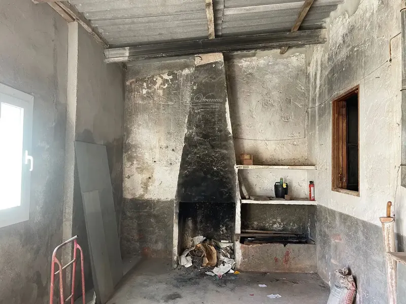 Village house of 239m2 built with high ceilings and exposed beams, garden and garage, located in the heart of the picturesque medieval village — photo 4