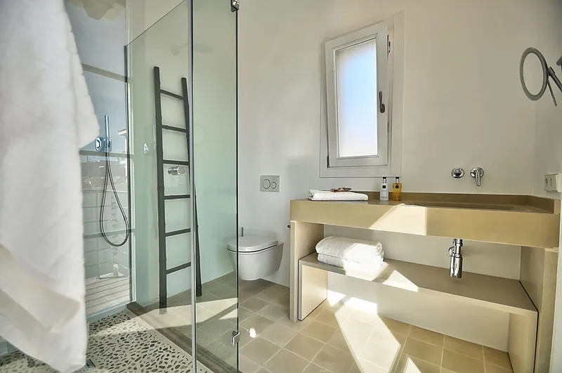 Townhouse in Portocolom Old Town with patio, lift and roof terrace — photo 11