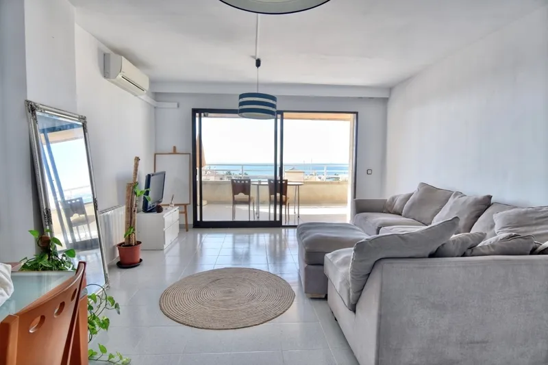 2-bedroom apartment with fantastic sea views in Puerto Portals in Bendinat /… — photo 3