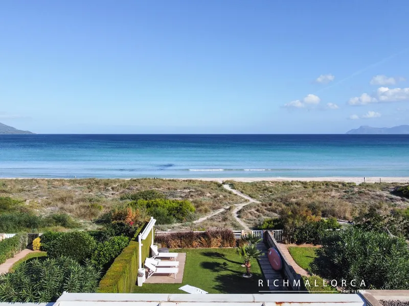Beachfront Bungalow in Playa de Muro — photo 1
