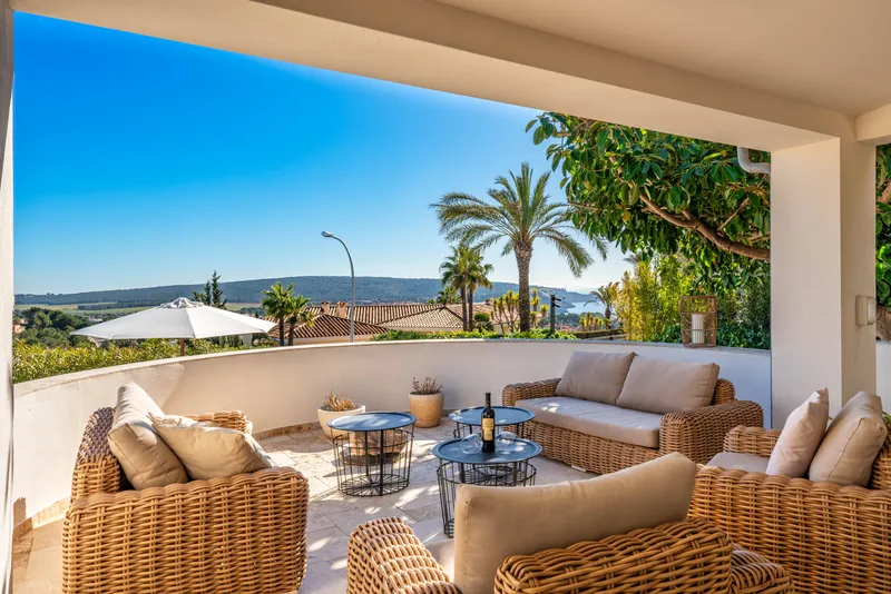 Exclusive villa in a prestigious residential area with spectacular sea views — photo 6