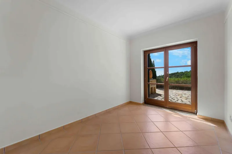 15,326 m² finca with 8 rooms, pool and sea view for sale — photo 8